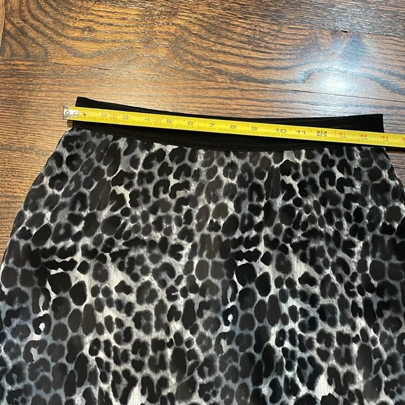 Long a line lined black,gray,white print skirt with elastic band - Picture 5 of 7